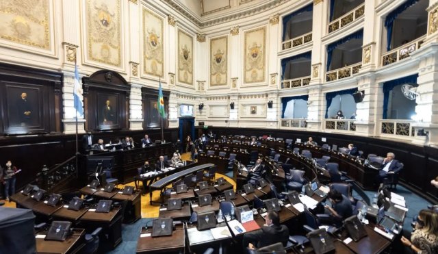 H03C