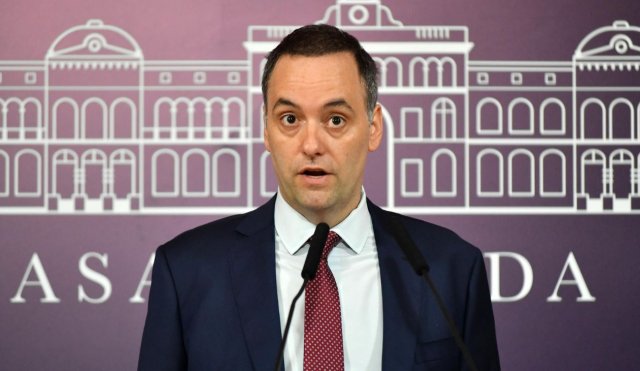 H02B