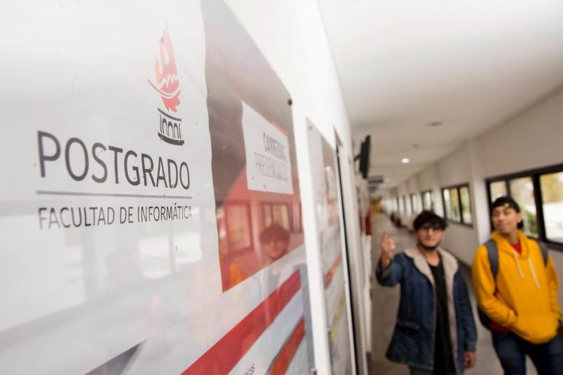 Ya están los primeros diplomados en <b>Inteligencia Artificial</b> Generativa - Diario Hoy thumbnail